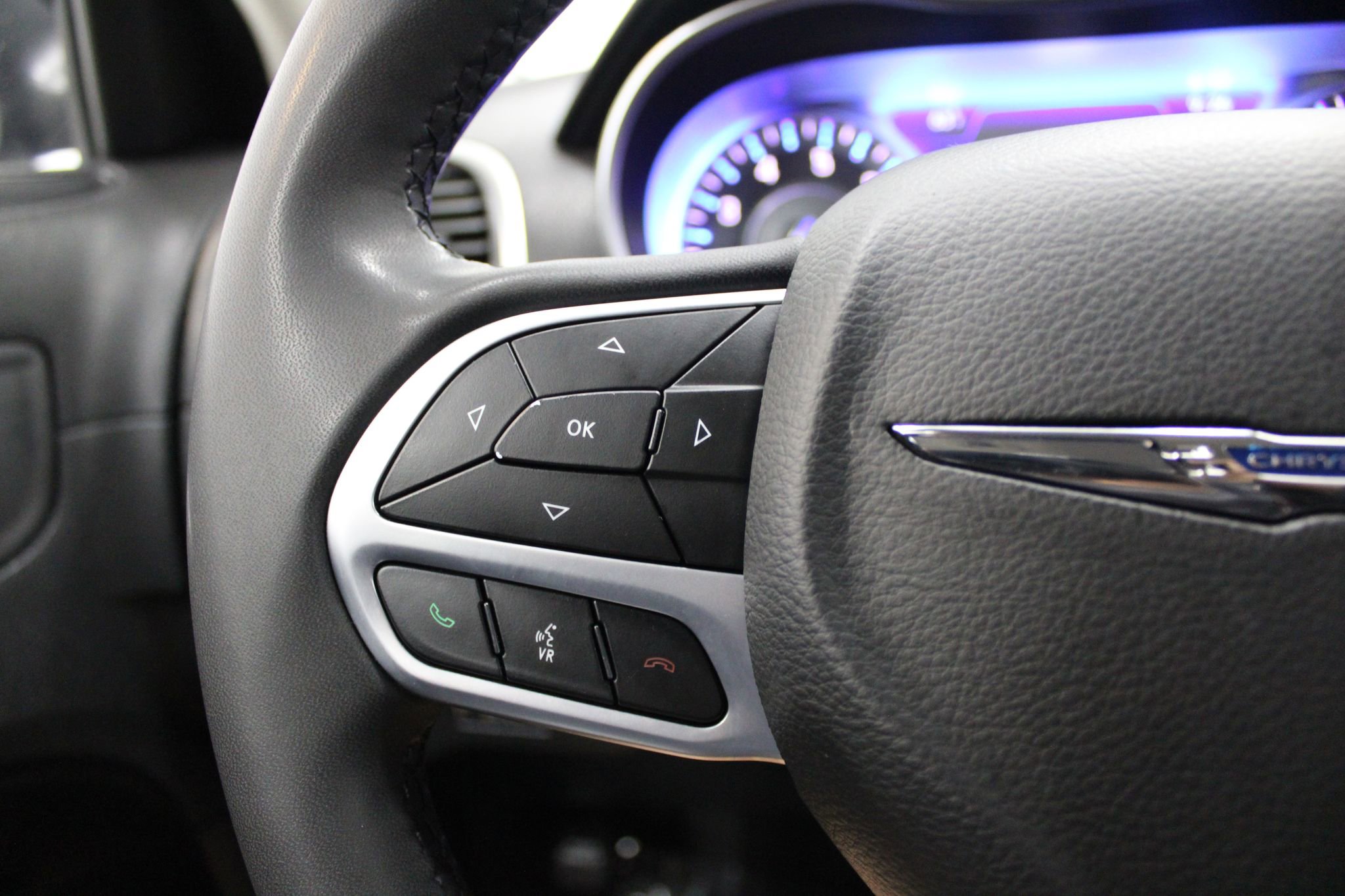 Used 2022 Chrysler 300 Touring w/ Sport Appearance Package RWD image 38