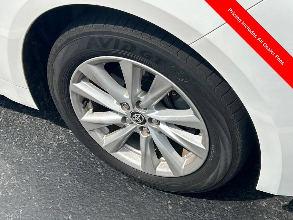 Used 2024 Toyota Corolla SE FWD image 2