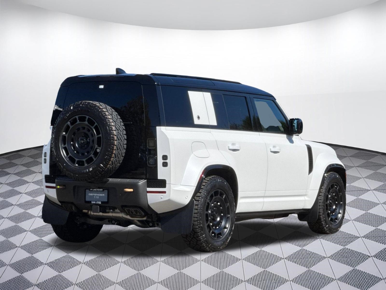 New 2026 Land Rover Defender 110 OCTA AWD/4WD image 9