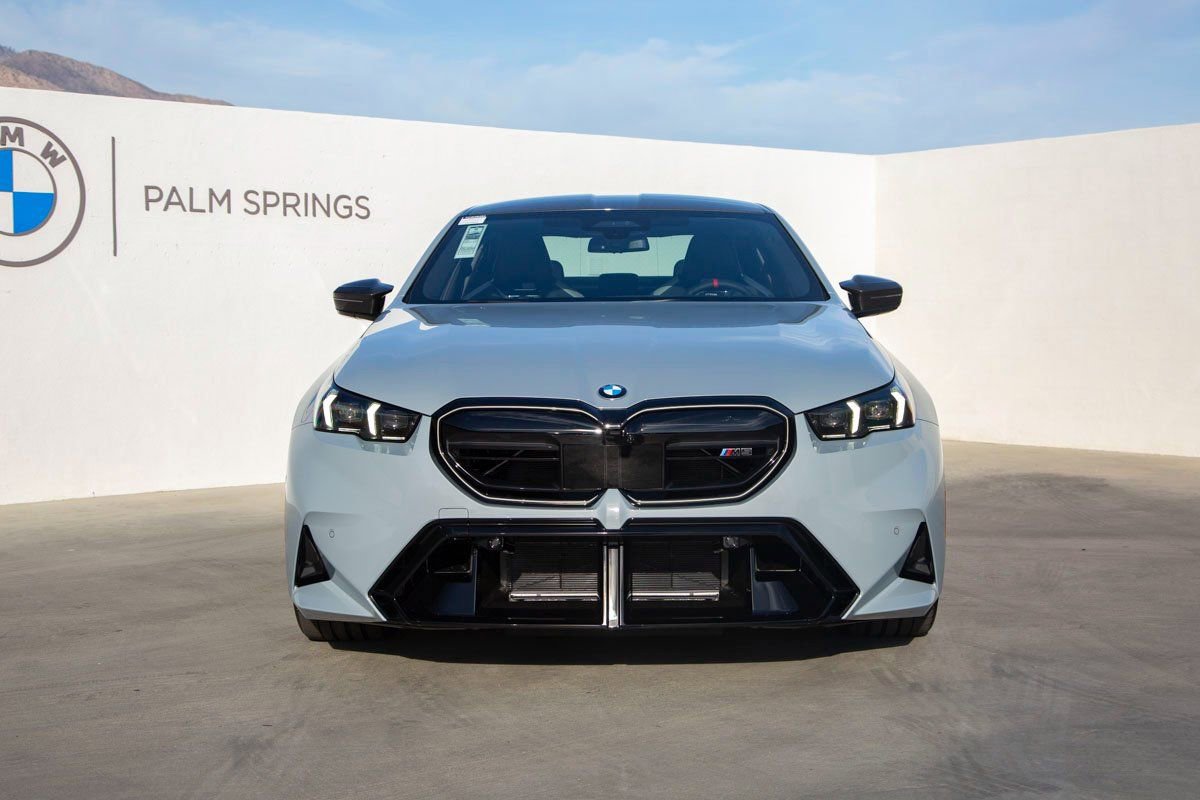 New 2026 BMW M5 w/ Carbon Package image 4
