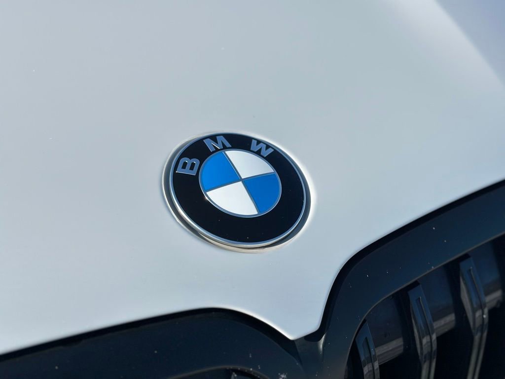 Used 2023 BMW X7 xDrive40i w/ M Sport Package image 11