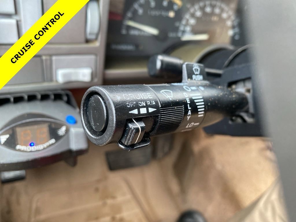 Used 1994 Chevrolet Suburban 2500 image 10