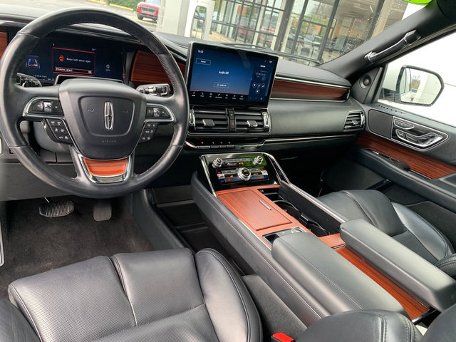 Certified 2023 Lincoln Navigator Reserve w/ Monochromatic Package AWD/4WD image 21