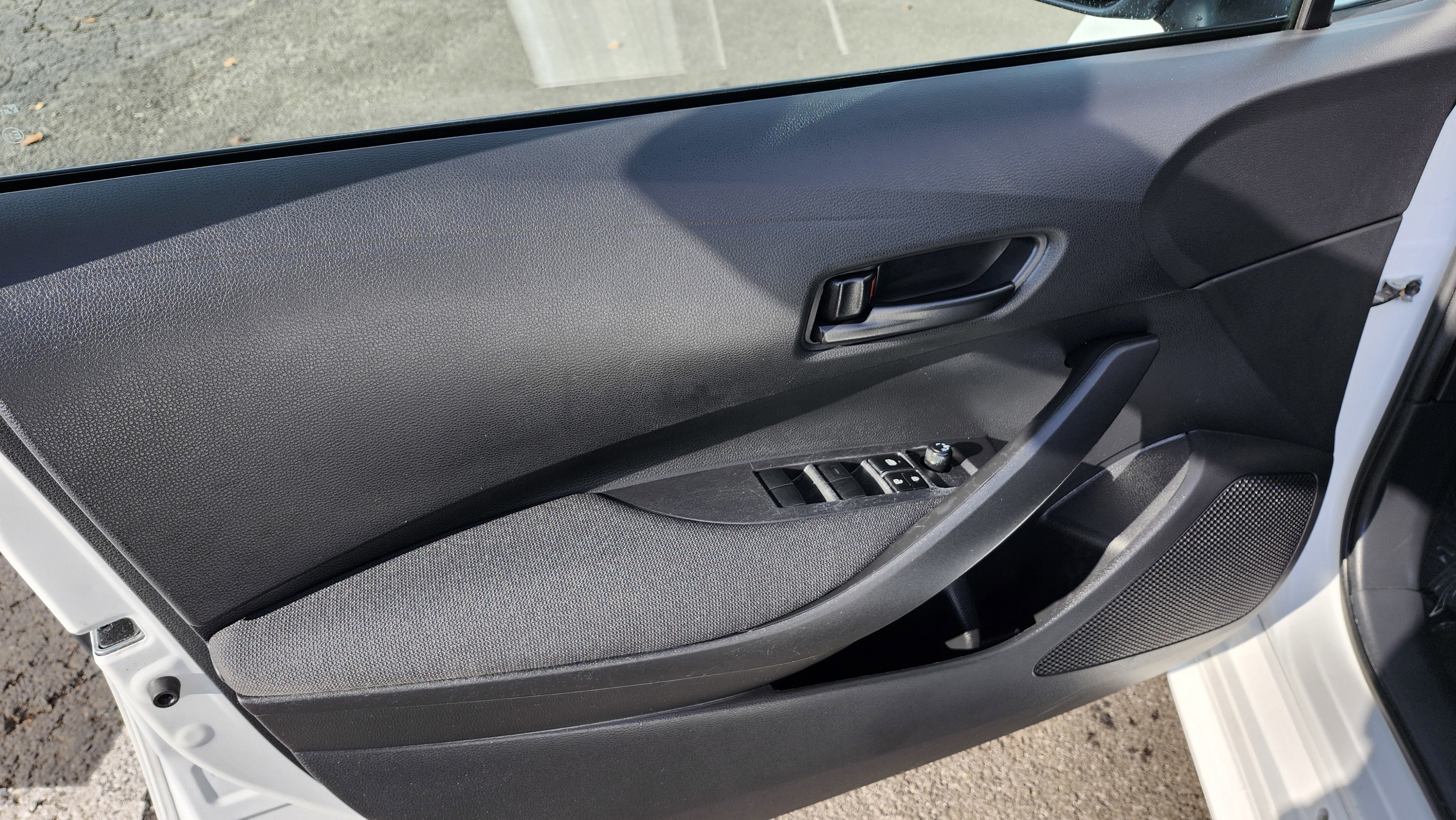 Used 2024 Toyota Corolla LE image 23