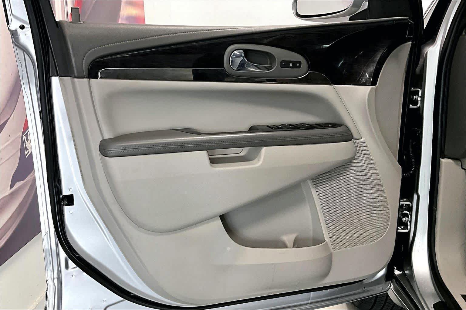 Used 2015 Buick Enclave Leather FWD image 24