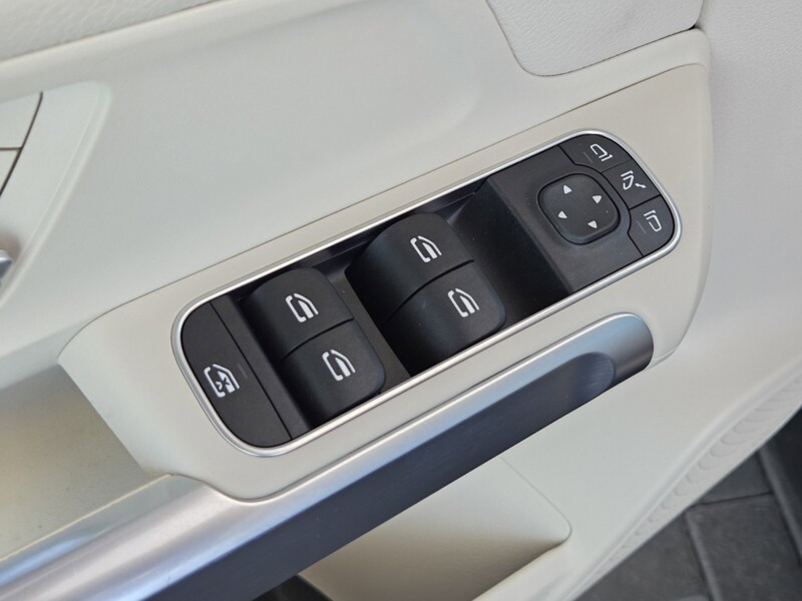 Certified 2022 Mercedes-Benz GLB 250 image 24