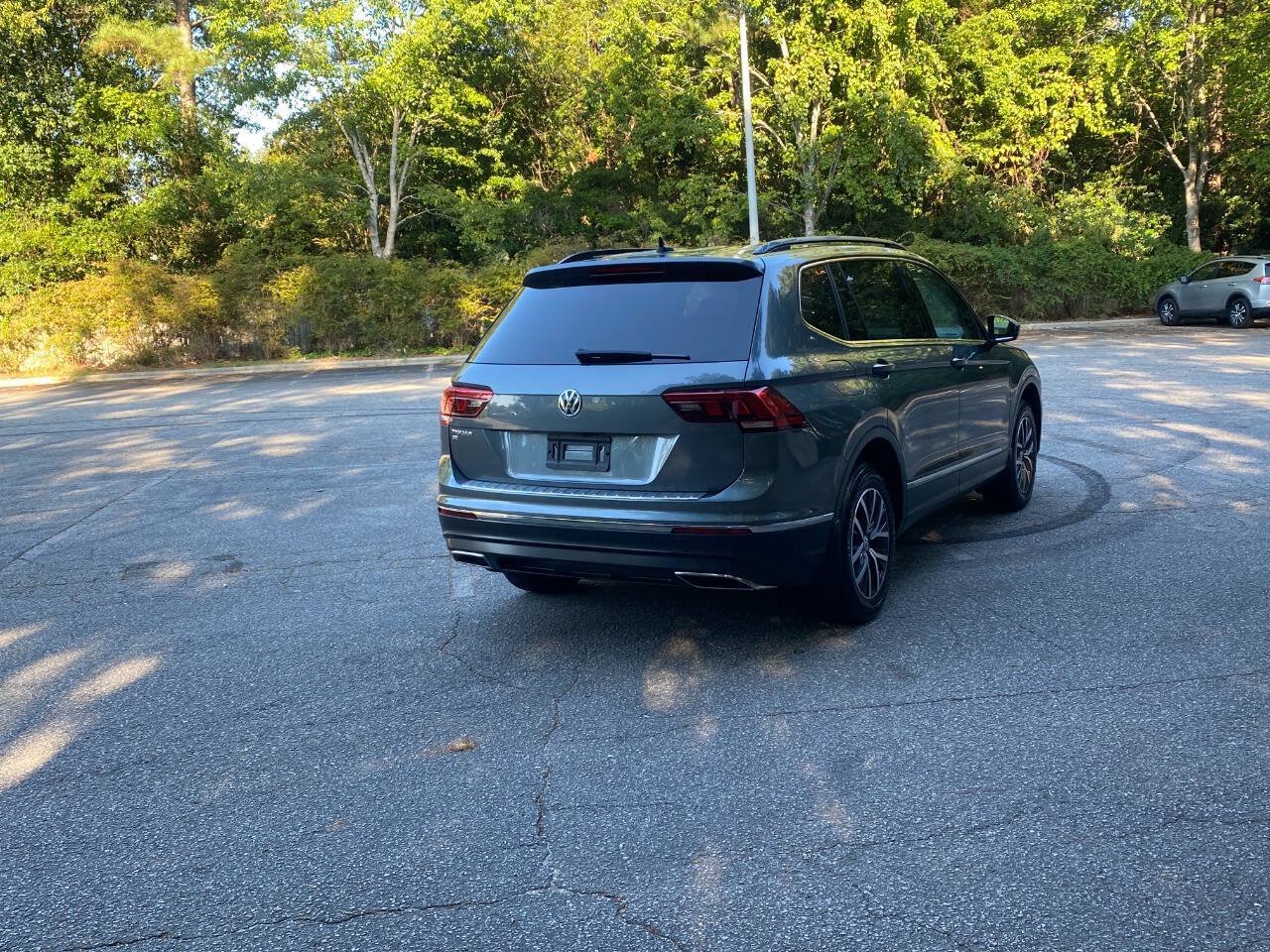 Used 2020 Volkswagen Tiguan SE FWD image 5