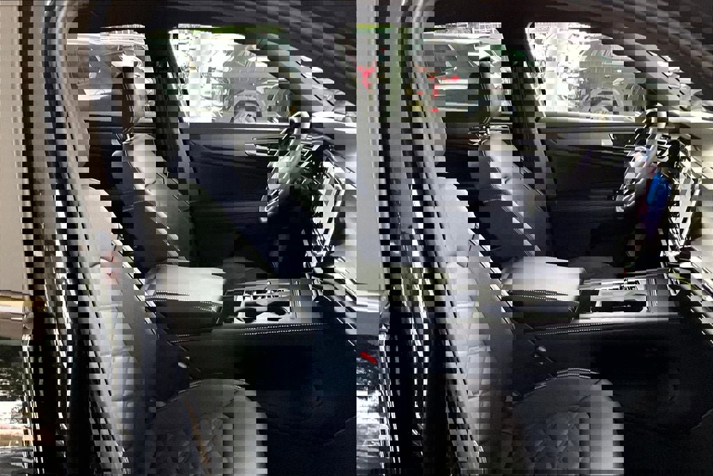 New 2026 Volkswagen Atlas Cross Sport SE image 6