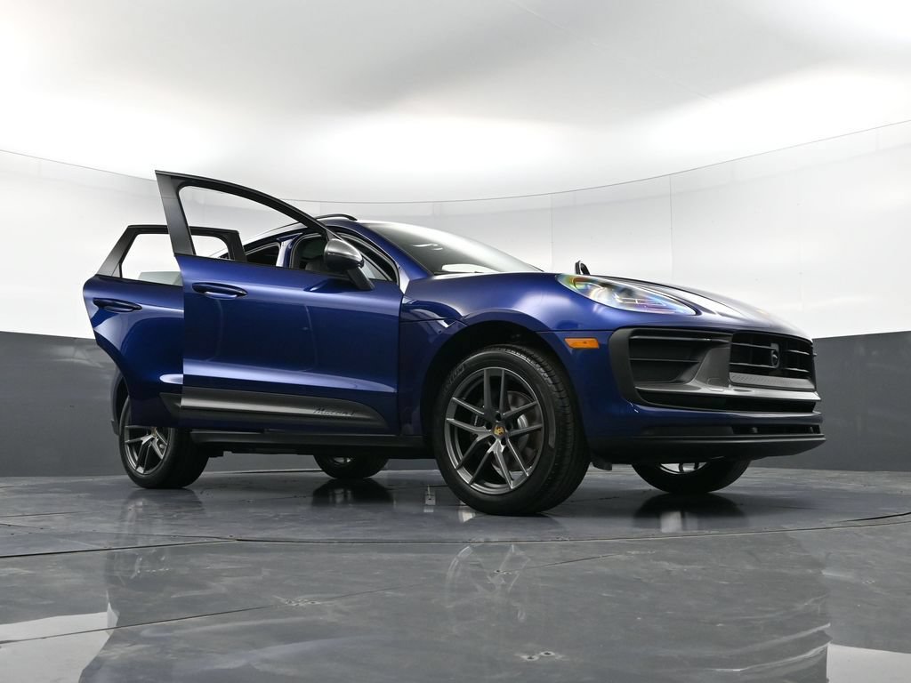 Certified 2026 Porsche Macan AWD/4WD image 38