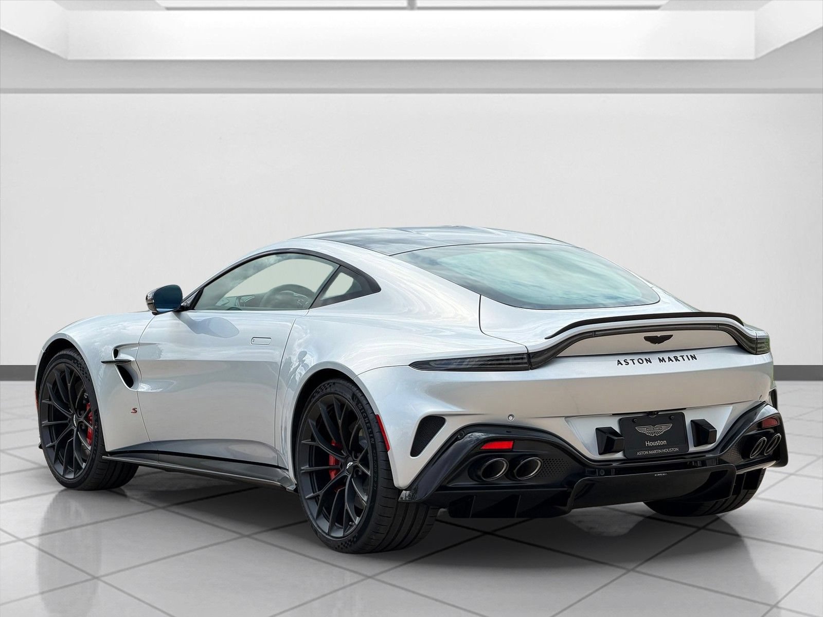 New 2026 Aston Martin V8 Vantage S RWD image 2