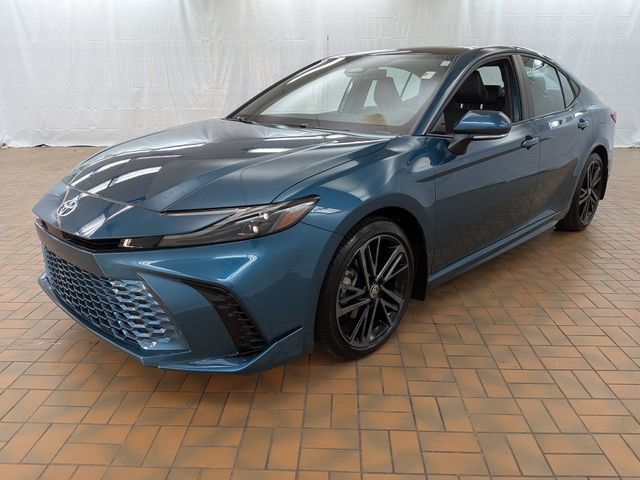 Used 2025 Toyota Camry XSE AWD/4WD image 3