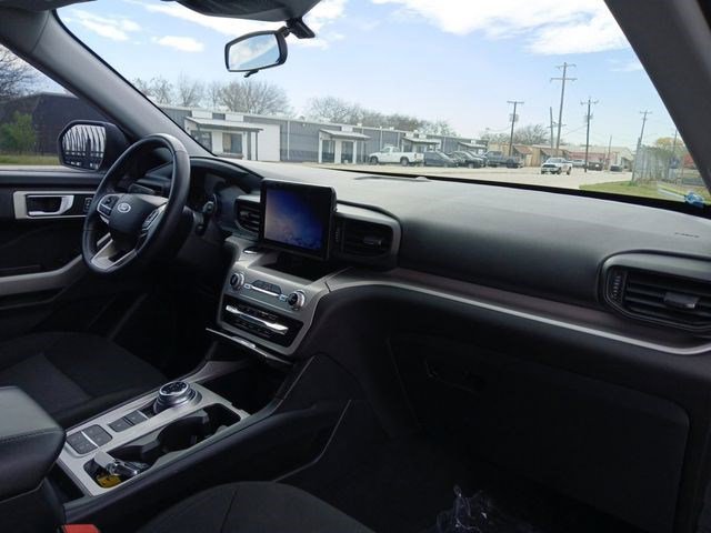 Used 2023 Ford Explorer XLT image 11