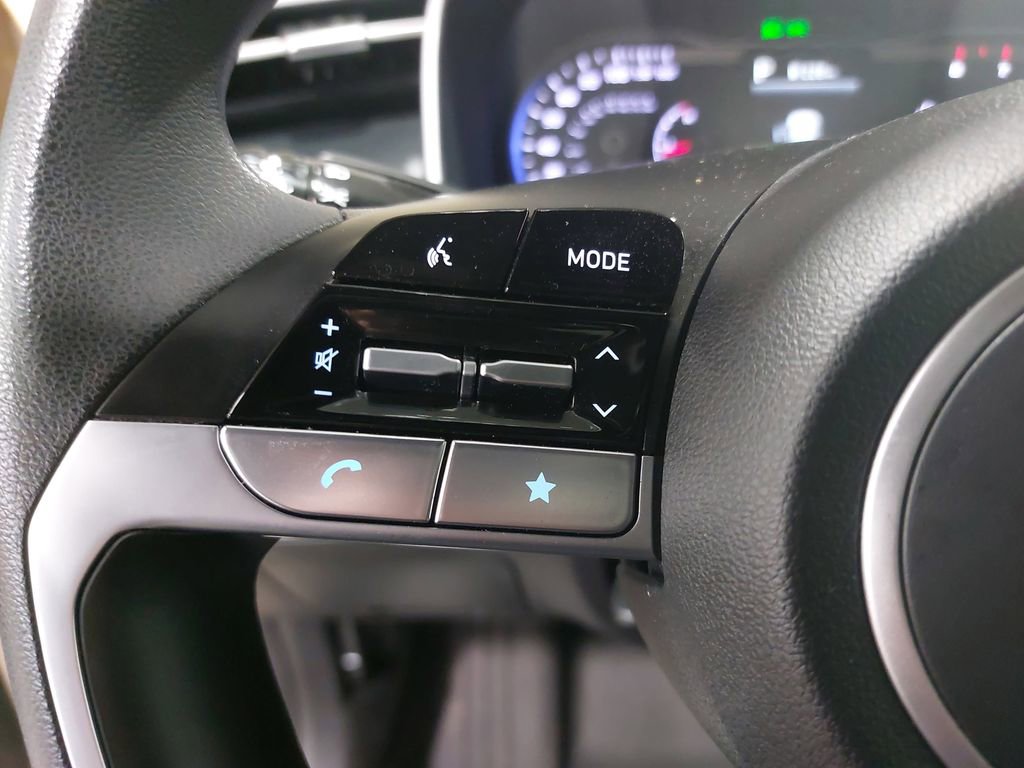 Certified 2023 Hyundai Santa Cruz SE AWD/4WD image 16