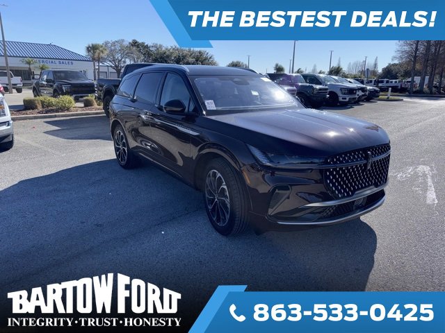 Used 2025 Lincoln Nautilus Reserve image 3