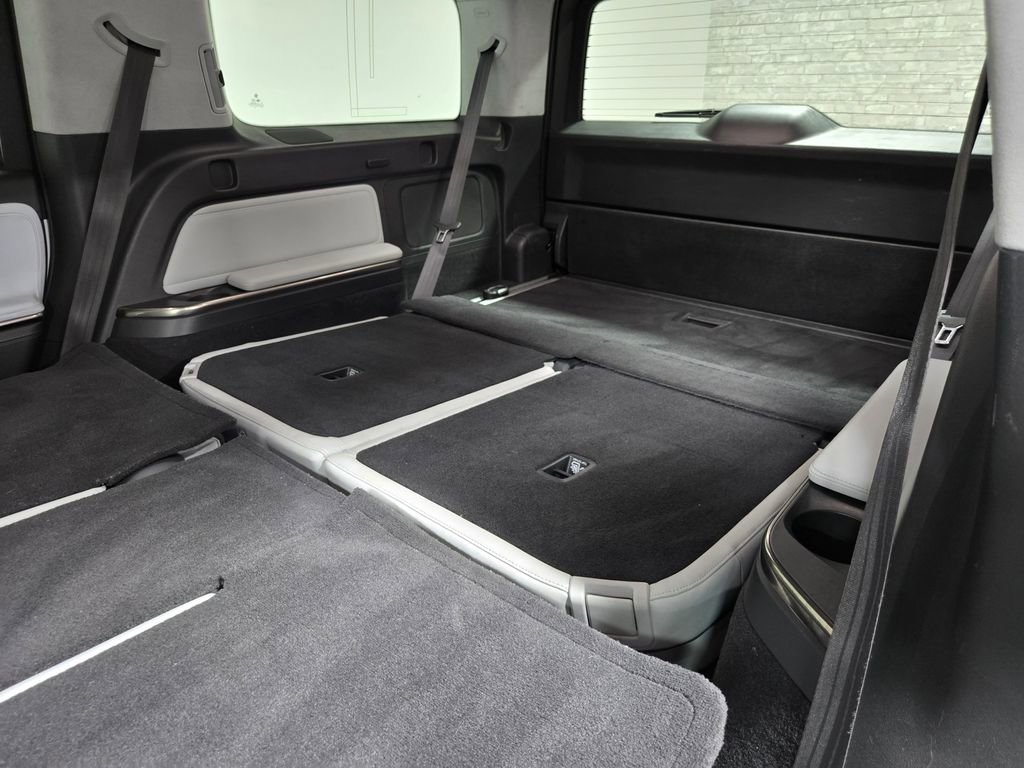 Used 2023 Rivian R1S Launch Edition image 39