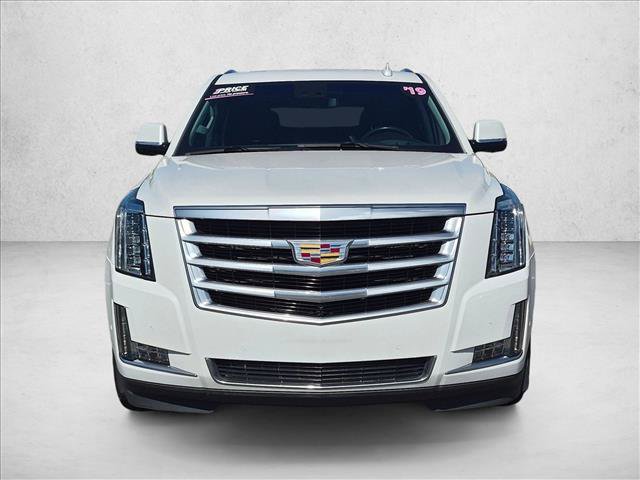 Used 2019 Cadillac Escalade Luxury RWD image 2