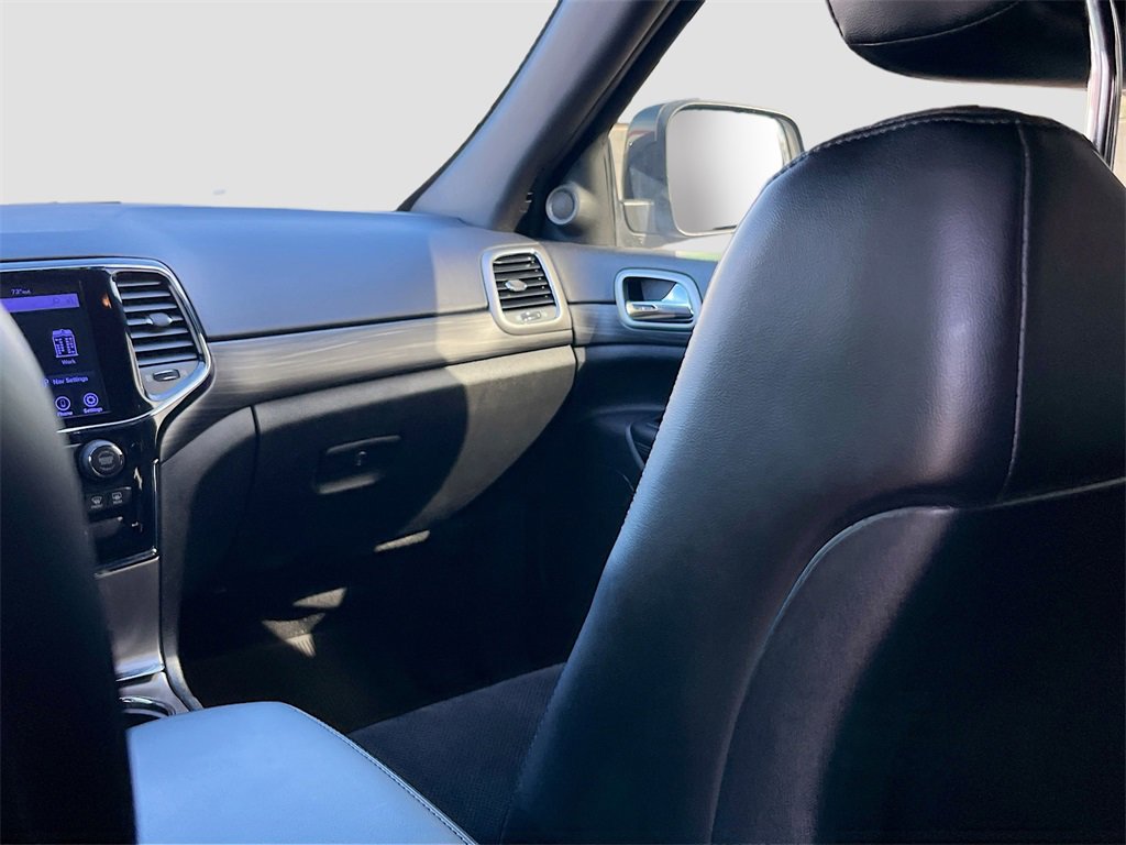 Used 2020 Jeep Grand Cherokee Altitude image 23