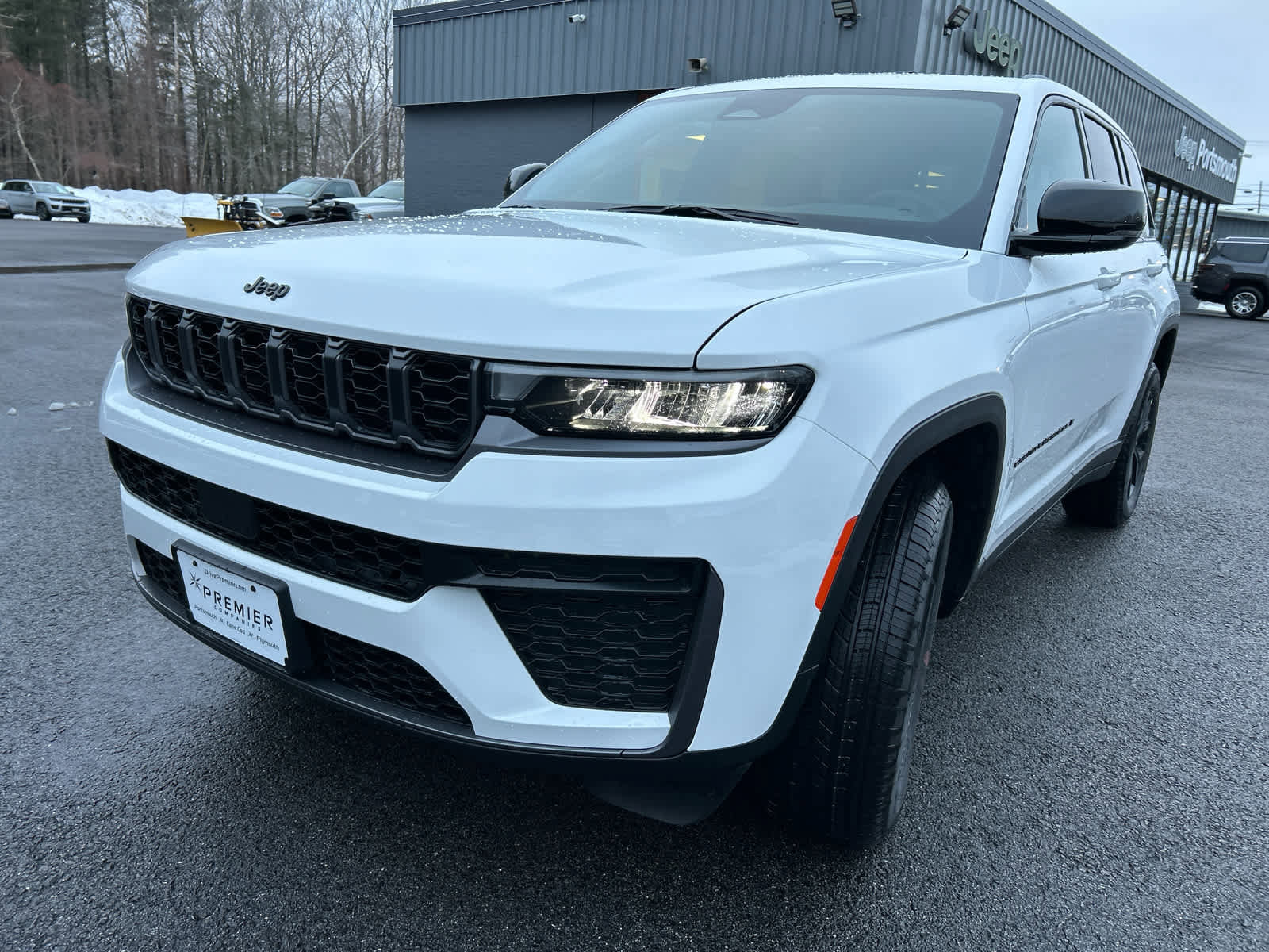 New 2026 Jeep Grand Cherokee Altitude AWD/4WD image 9