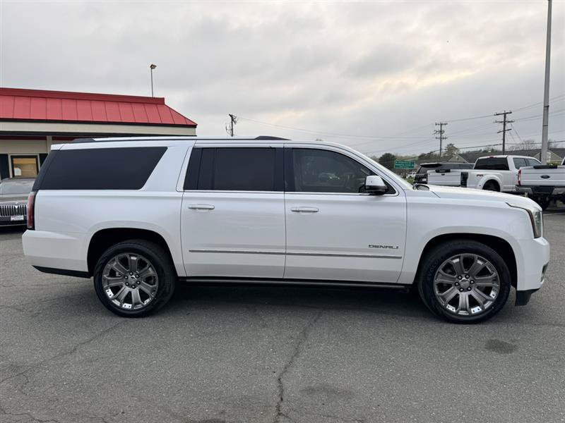 Used 2016 GMC Yukon XL Denali w/ Open Road Package AWD/4WD image 4