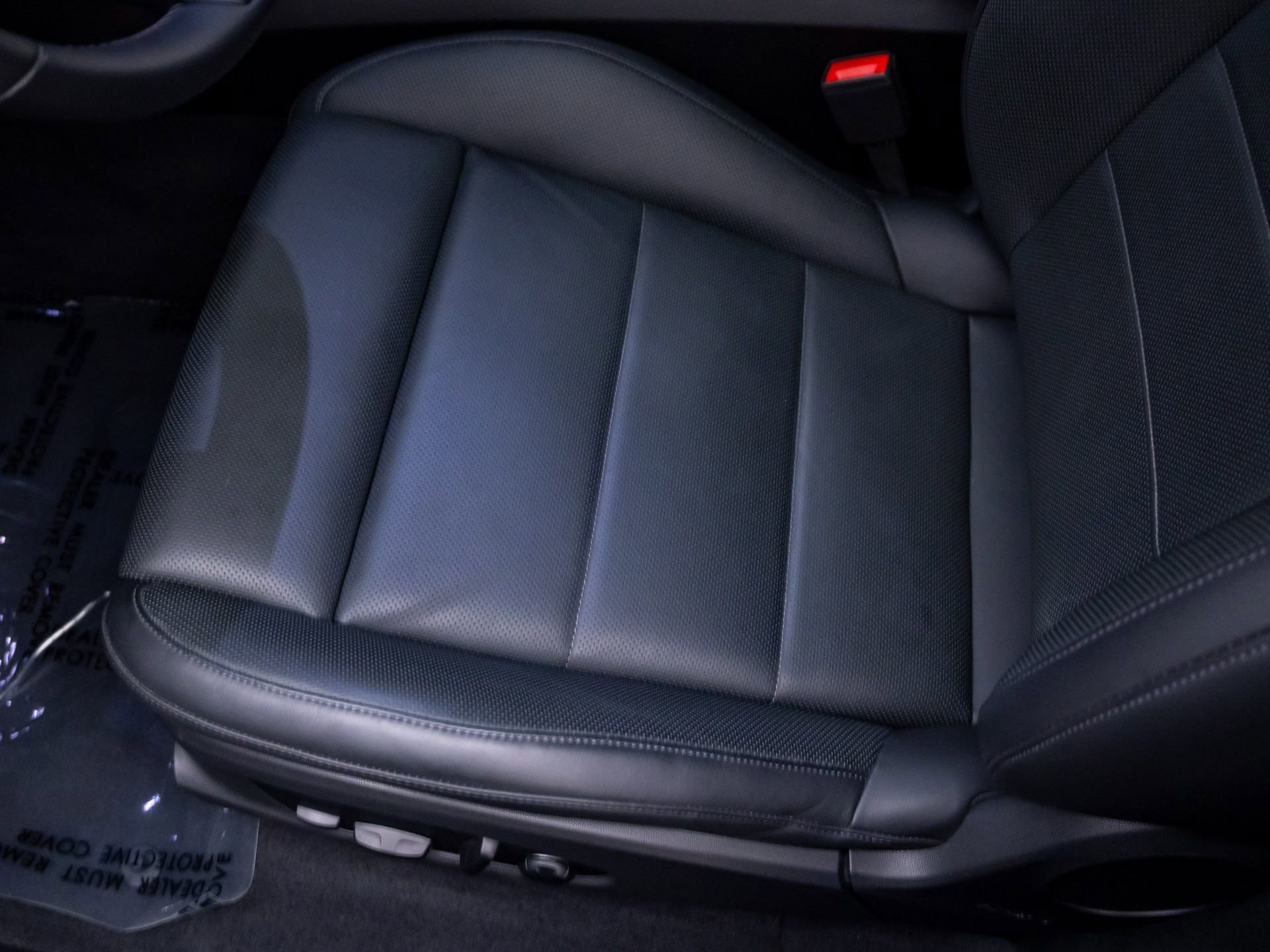 Certified 2024 Porsche Macan 4 Electric image 16