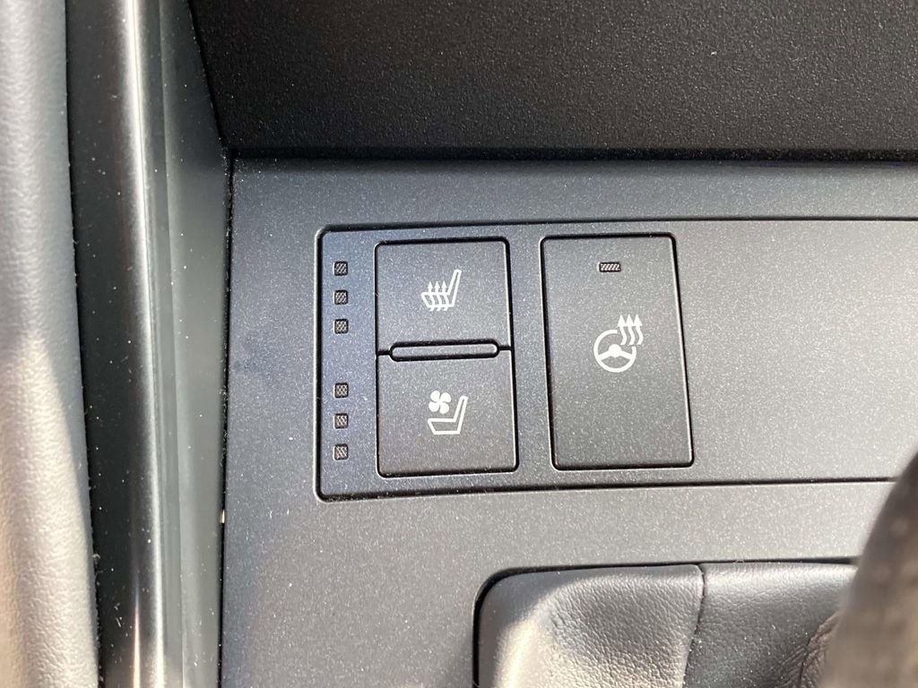 Used 2022 Lexus IS 350 F Sport w/ Navigation Package image 15