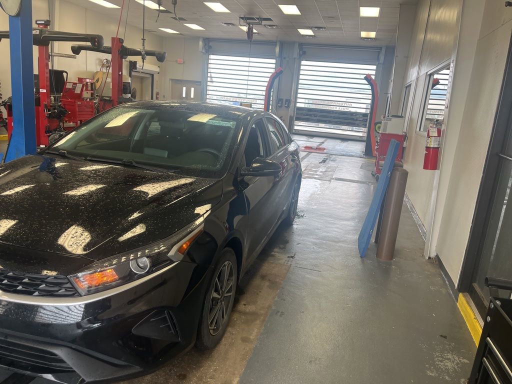 Used 2023 Kia Forte LXS w/ LXS Technology Package FWD image 4