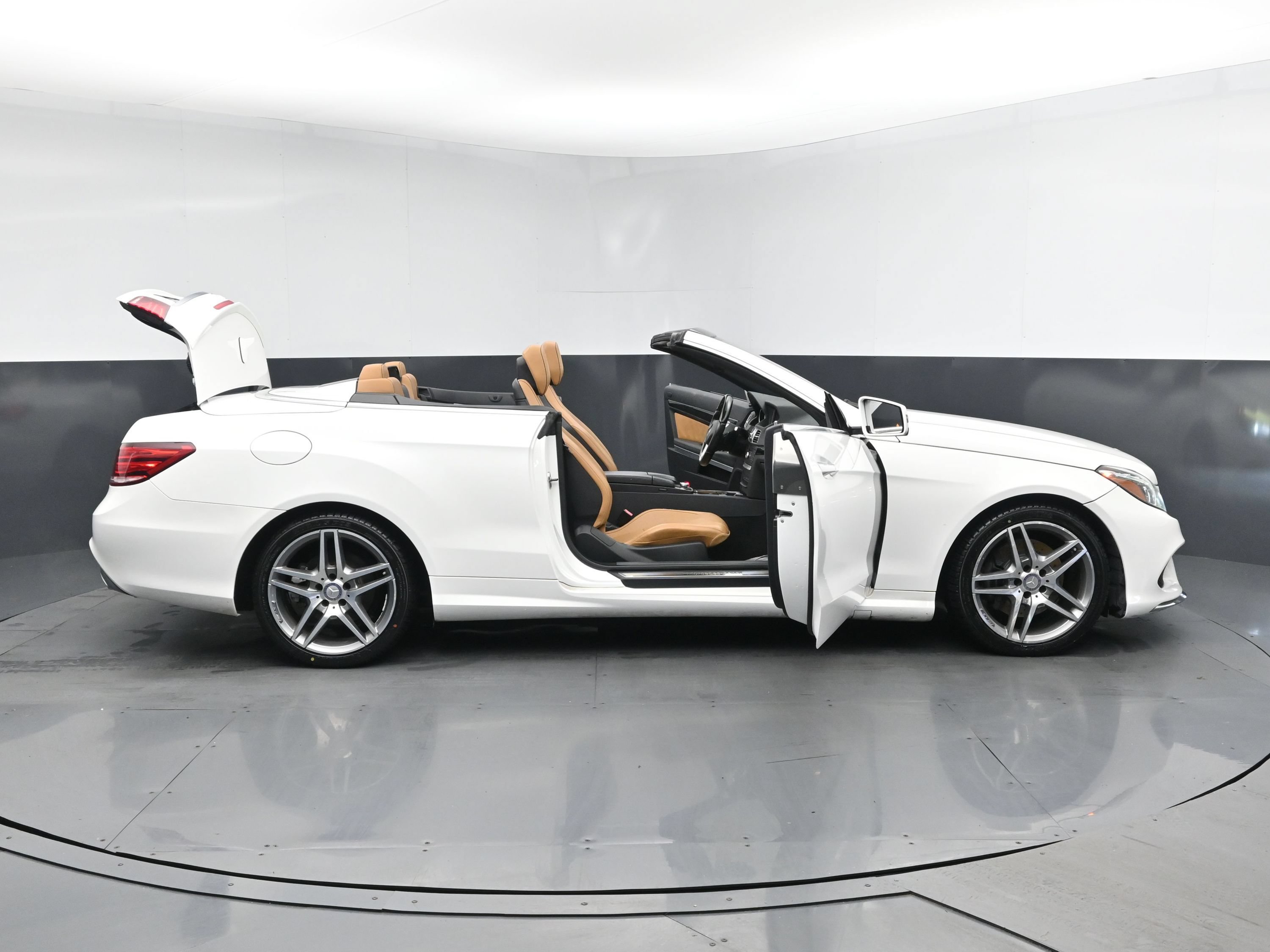 Used 2017 Mercedes-Benz E 400 Cabriolet w/ Premium 2 Package image 29