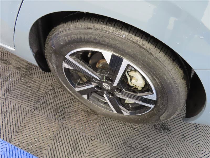 Used 2024 Nissan Sentra SV FWD image 7