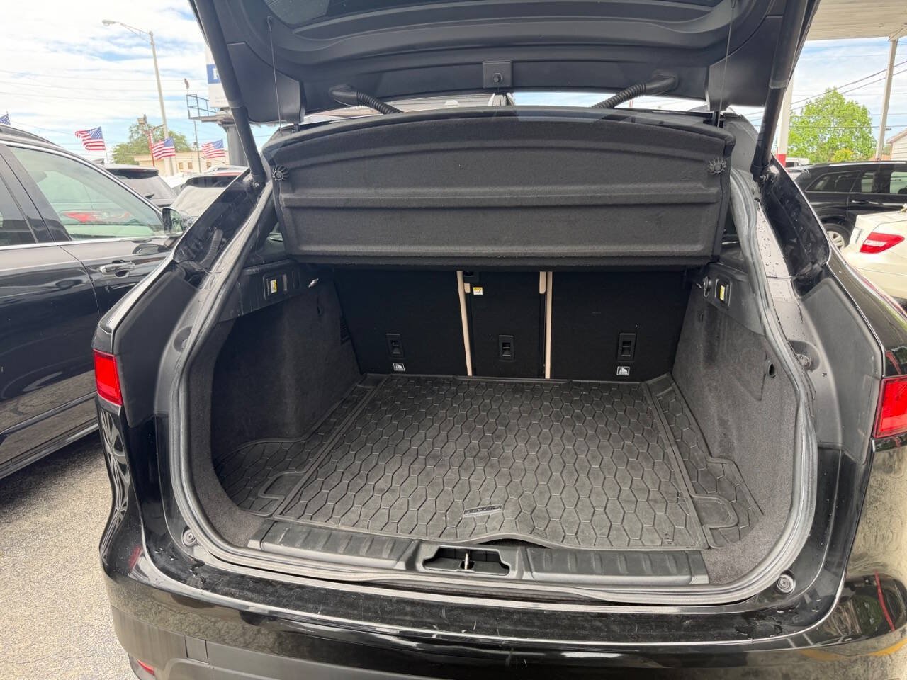 Used 2018 Jaguar F-PACE Prestige AWD/4WD image 19