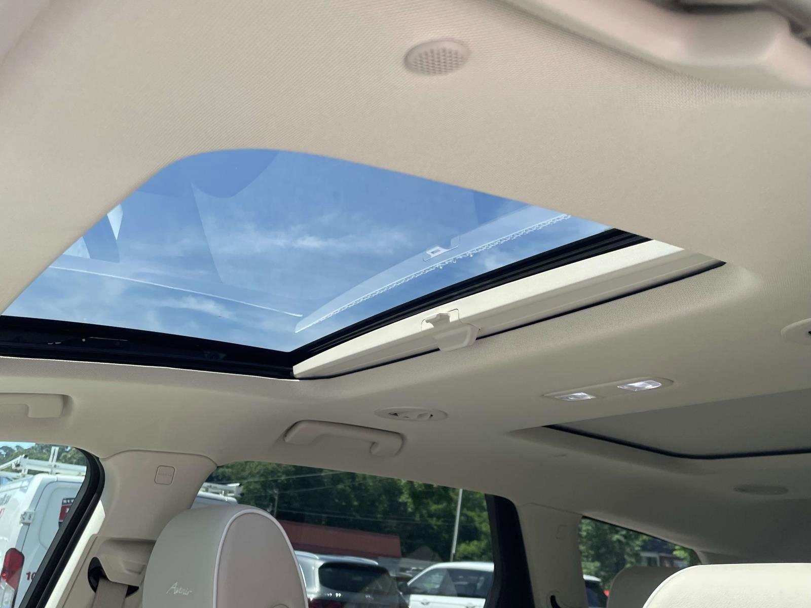 Used 2024 Buick Enclave Avenir w/ Avenir Technology Package FWD image 21