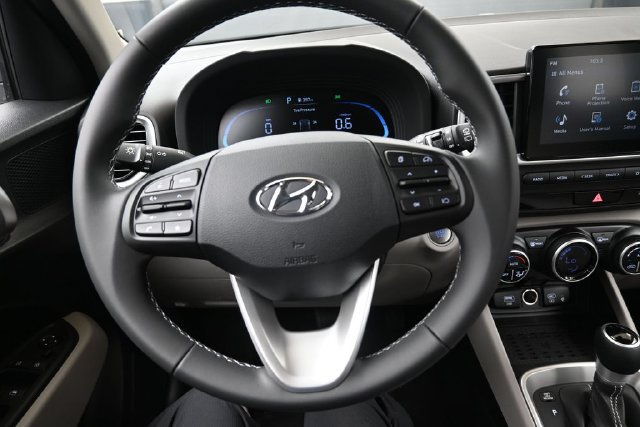 New 2026 Hyundai Venue SEL FWD image 25