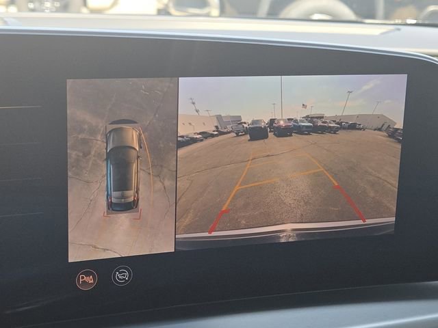 Used 2024 Cadillac Lyriq Luxury AWD/4WD image 4