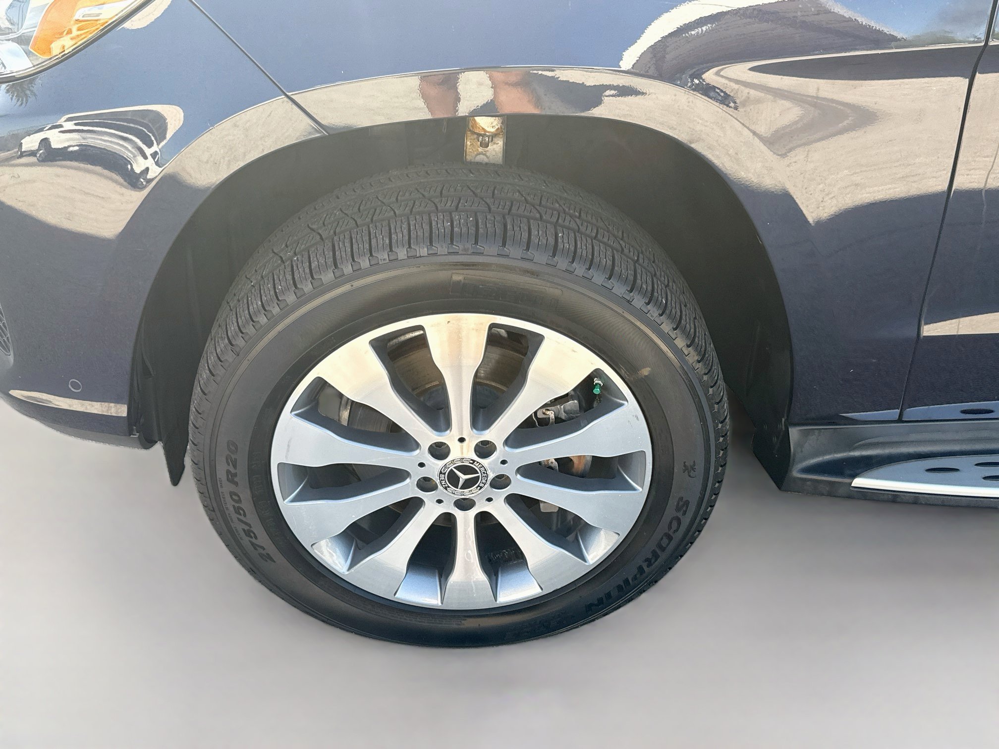 Used 2018 Mercedes-Benz GLS 450 4MATIC w/ Premium Package image 35