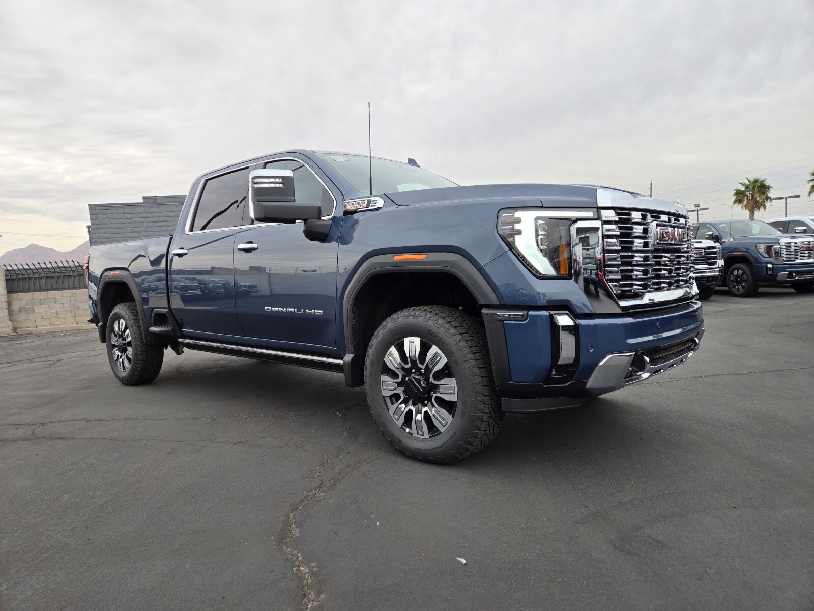 New 2025 GMC Sierra 2500 Denali w/ Denali Reserve Package