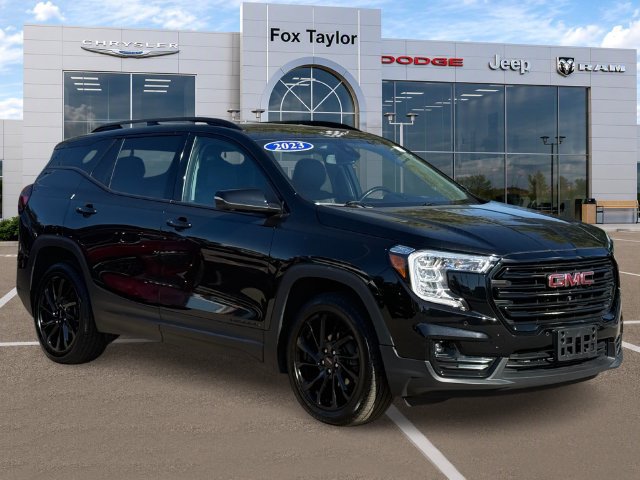 Used 2023 GMC Terrain SLT w/ Infotainment Package II AWD/4WD image 3