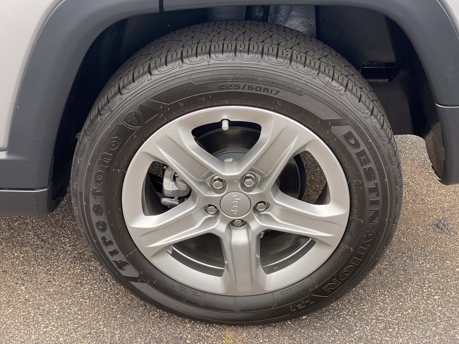 Used 2023 Jeep Compass Latitude AWD/4WD image 15