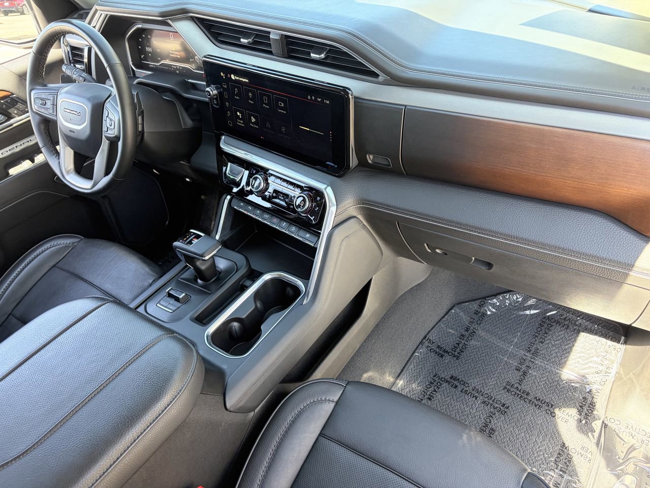 Used 2023 GMC Sierra 1500 Denali w/ Technology Package AWD/4WD image 12