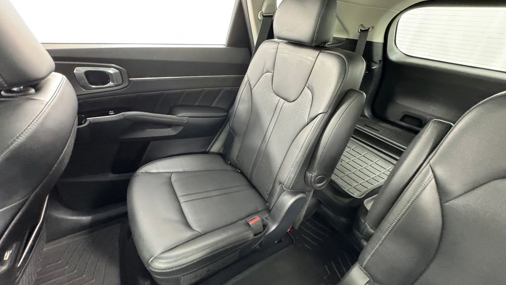 Used 2023 Kia Sorento SX image 15