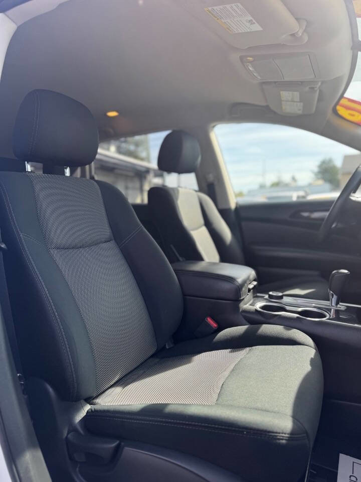 Used 2018 Nissan Pathfinder SV AWD/4WD image 7