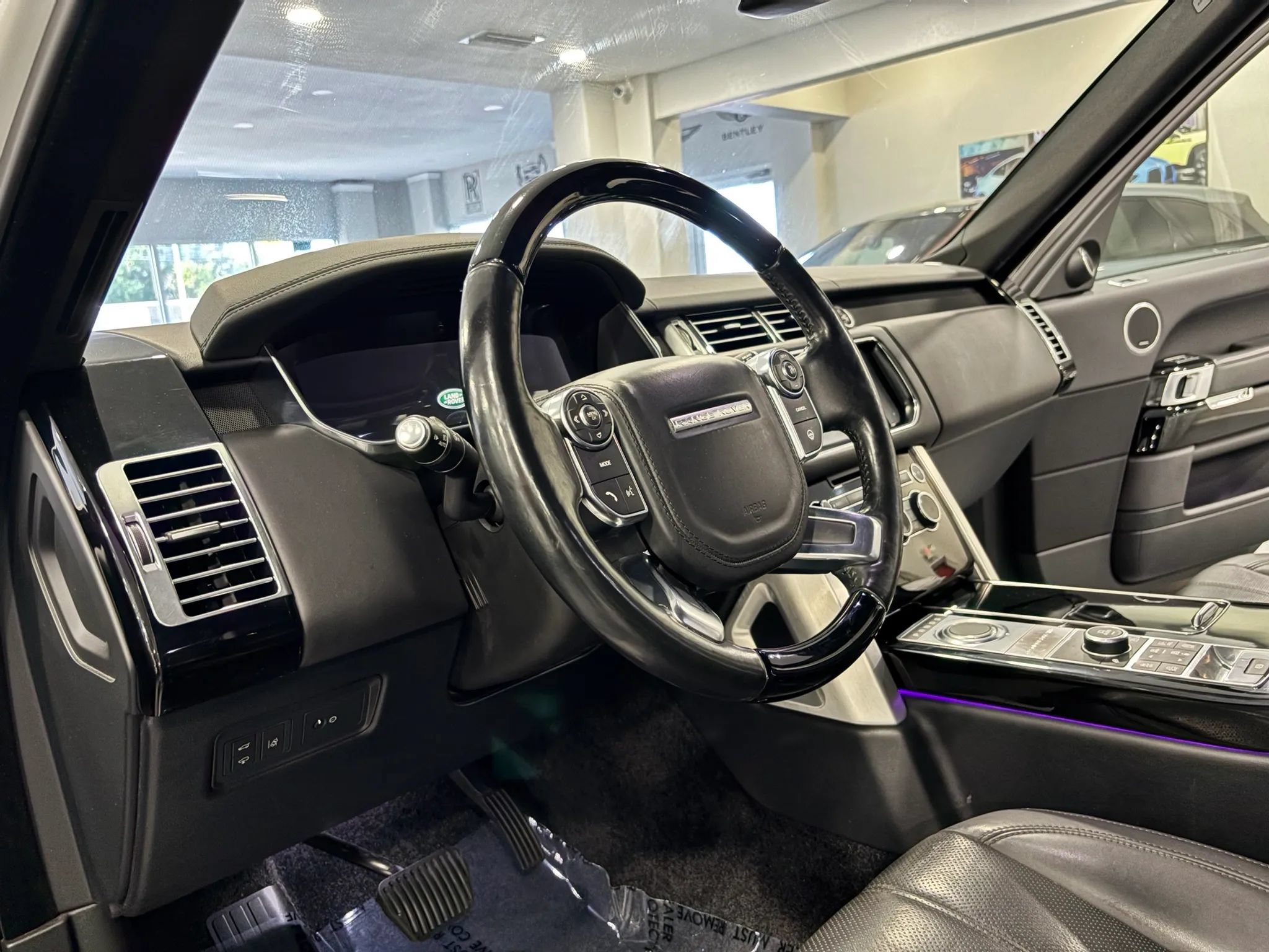 Used 2016 Land Rover Range Rover HSE AWD/4WD image 9
