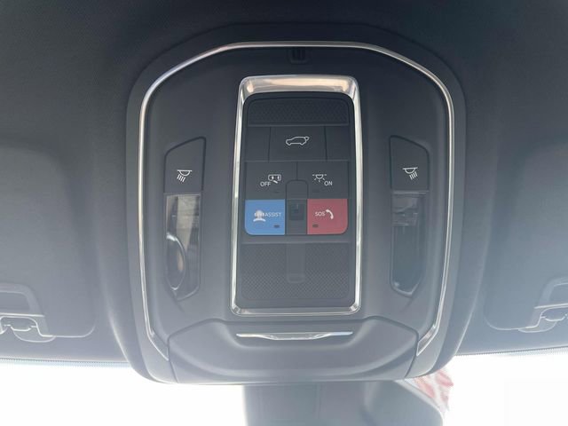 New 2025 Jeep Grand Cherokee Altitude RWD image 30