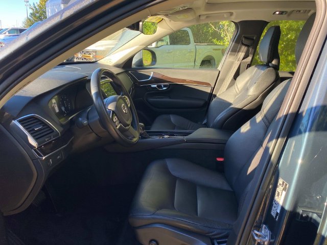 Used 2019 Volvo XC90 T6 Momentum w/ Protection Package Premier AWD/4WD image 11