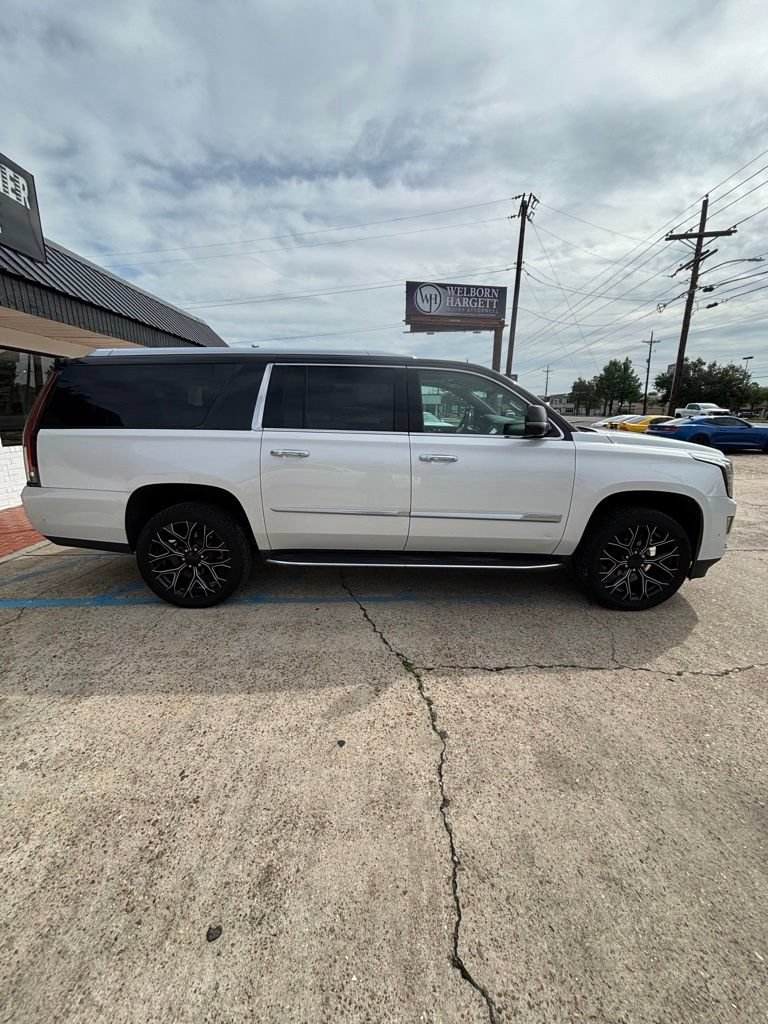 Used 2020 Cadillac Escalade ESV Premium Luxury AWD/4WD image 4