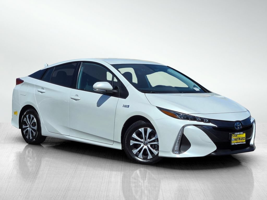 Used 2022 Toyota Prius Prime XLE FWD image 2