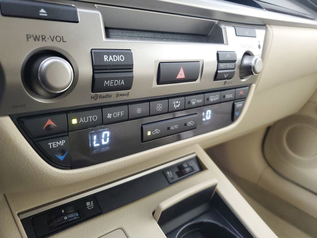 Used 2015 Lexus ES 350 w/ Premium Package FWD image 28