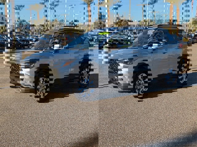 Used 2022 Toyota Corolla Cross LE image 2