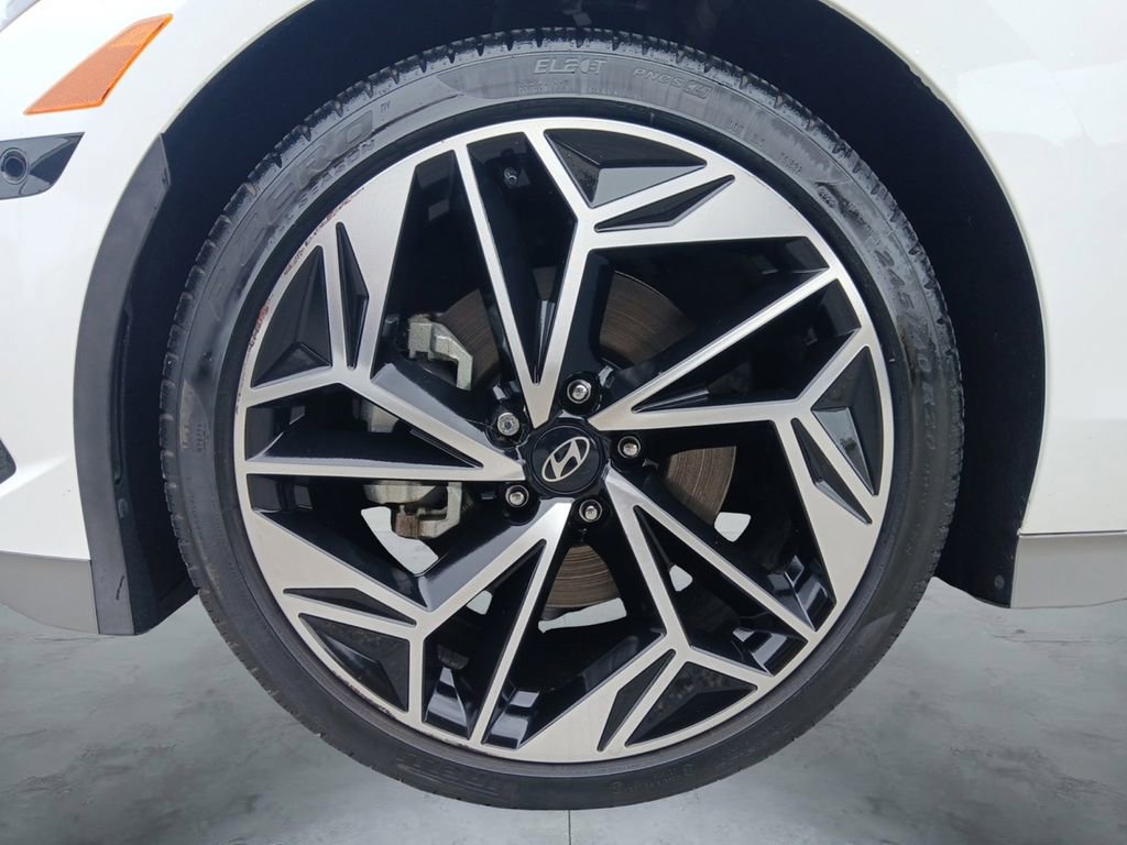 Used 2024 Hyundai Ioniq 6 Limited RWD image 14