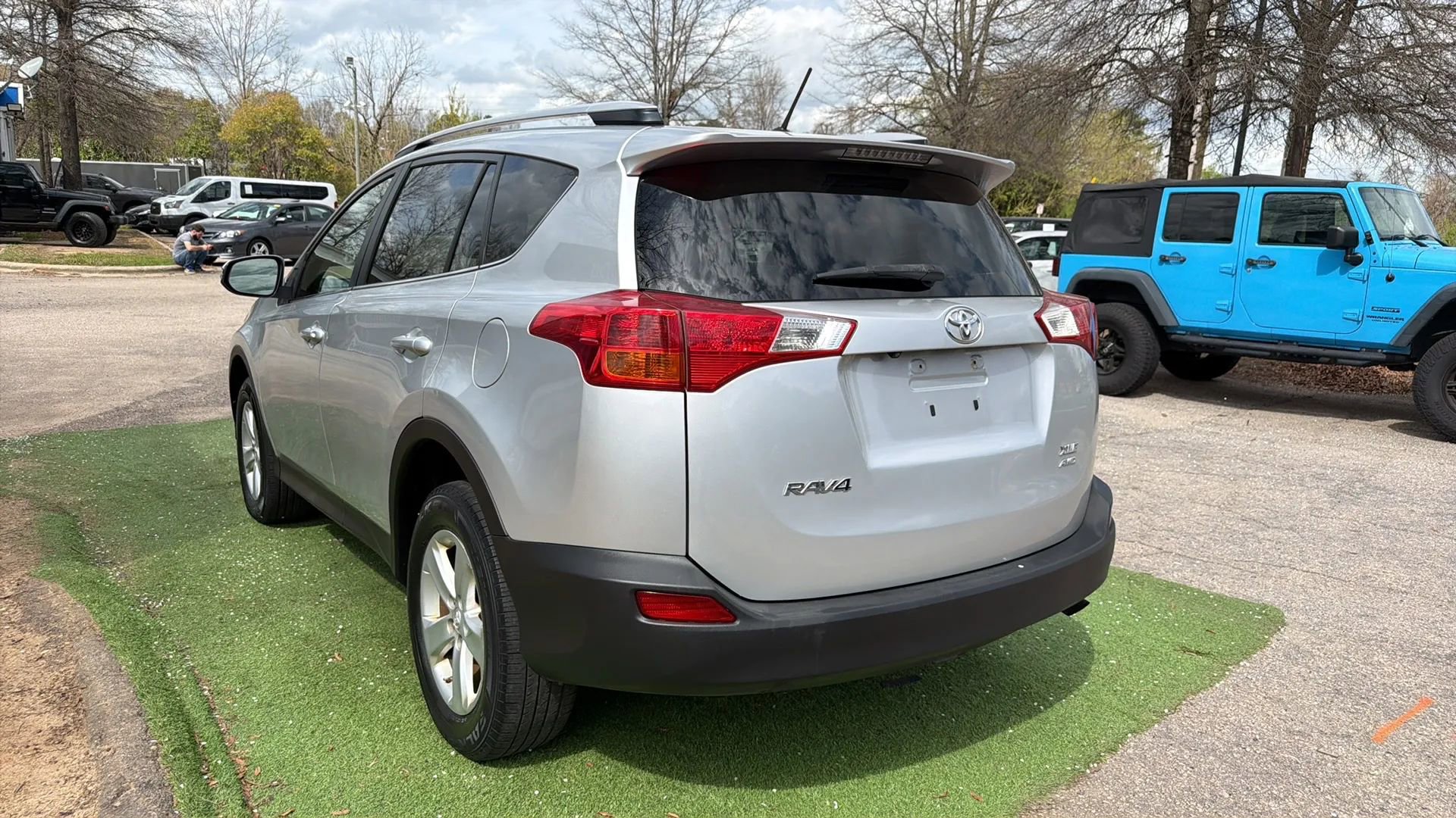 Used 2013 Toyota RAV4 XLE AWD/4WD image 8
