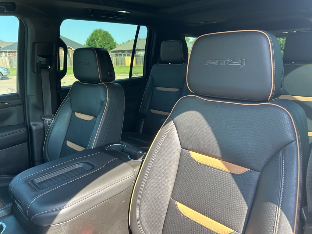 Used 2023 GMC Yukon XL AT4 w/ AT4 Premium Package AWD/4WD image 7