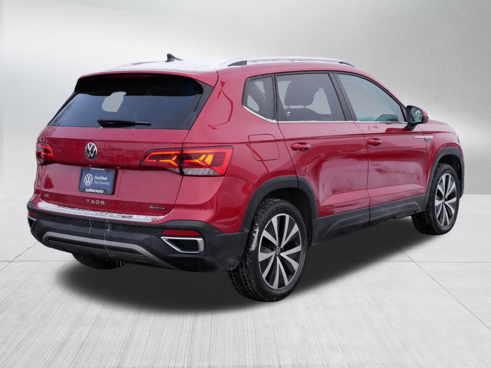 Certified 2023 Volkswagen Taos SE w/ Panoramic Sunroof Package image 7